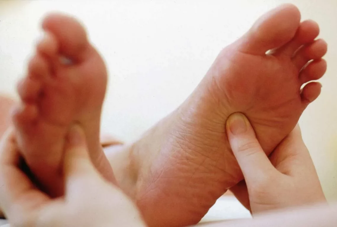 Fußmassage nach der Wanderung